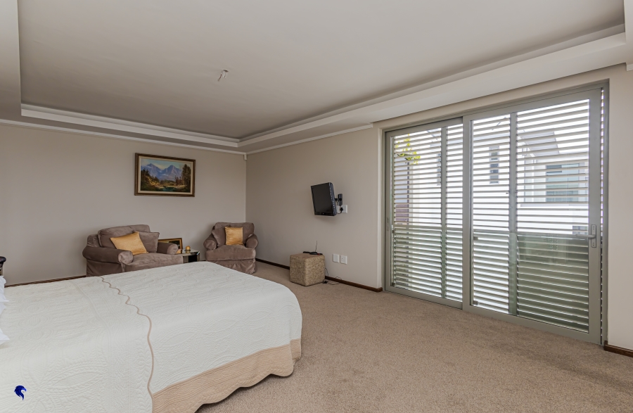 6 Bedroom Property for Sale in Myburgh Park Western Cape
